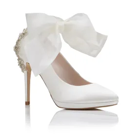 Certainly! If youre looking to optimize the title for an e-commerce product like Amy Platform Floris, heres a more descriptive and engaging title in English with modifiers:

Stylish Amy Platform Shoes with Floral Design – Perfect for Comfort and Fashion

Feel free to let me know if you have any specific preferences or additional details youd like to include!