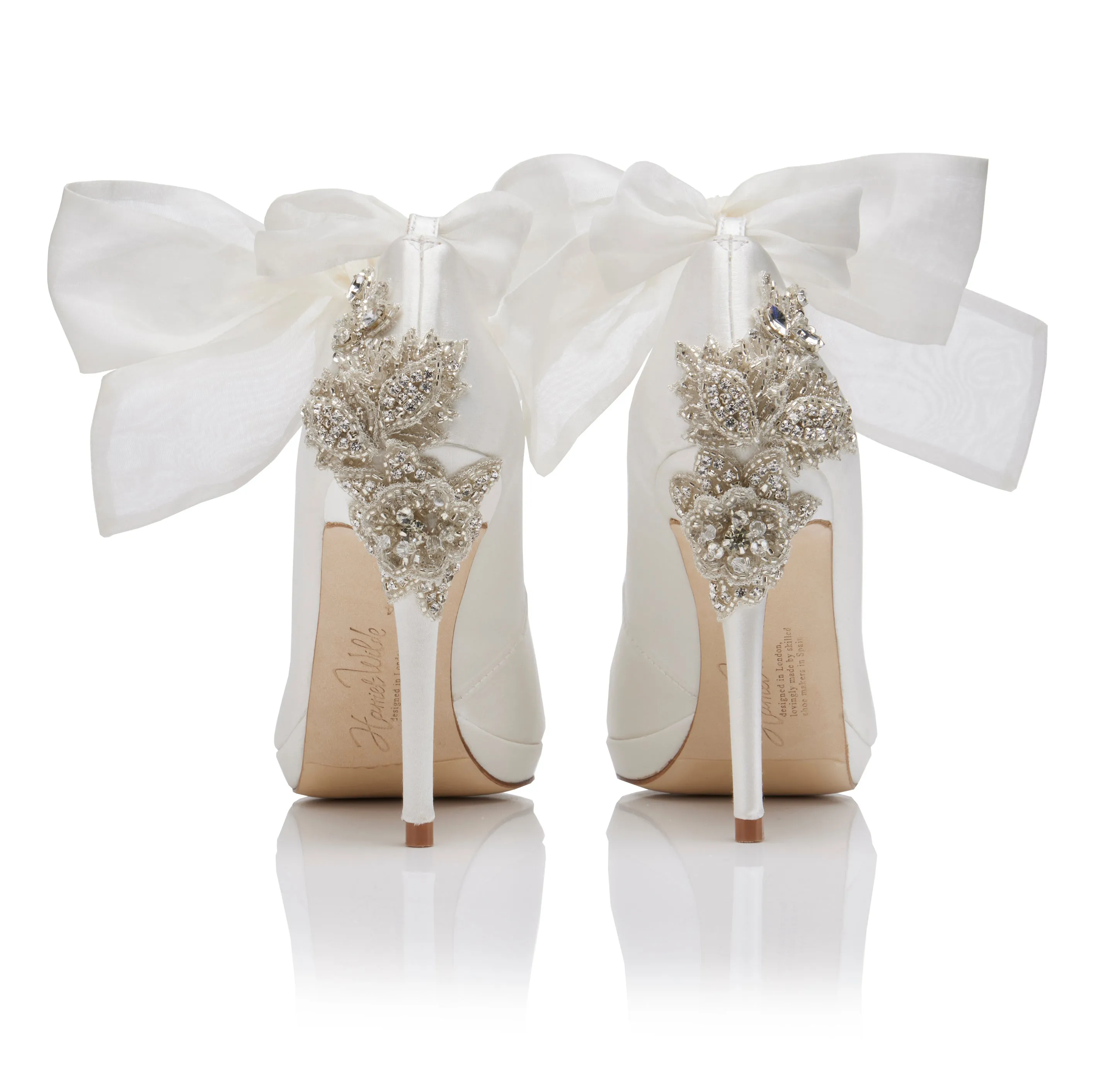 Certainly! If youre looking to optimize the title for an e-commerce product like Amy Platform Floris, heres a more descriptive and engaging title in English with modifiers:

Stylish Amy Platform Shoes with Floral Design – Perfect for Comfort and Fashion

Feel free to let me know if you have any specific preferences or additional details youd like to include!
