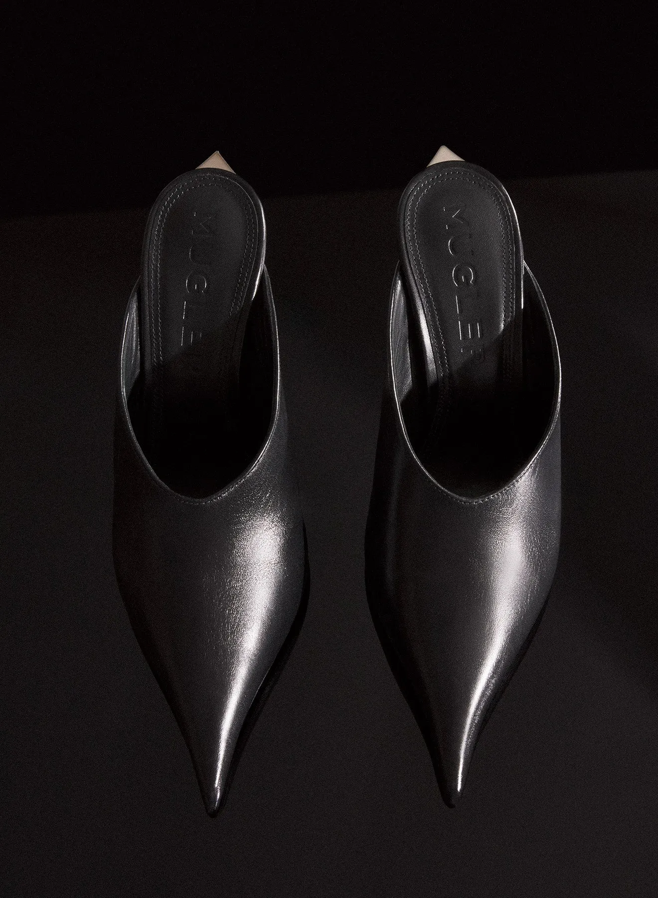 Black leather Fang 95 mules