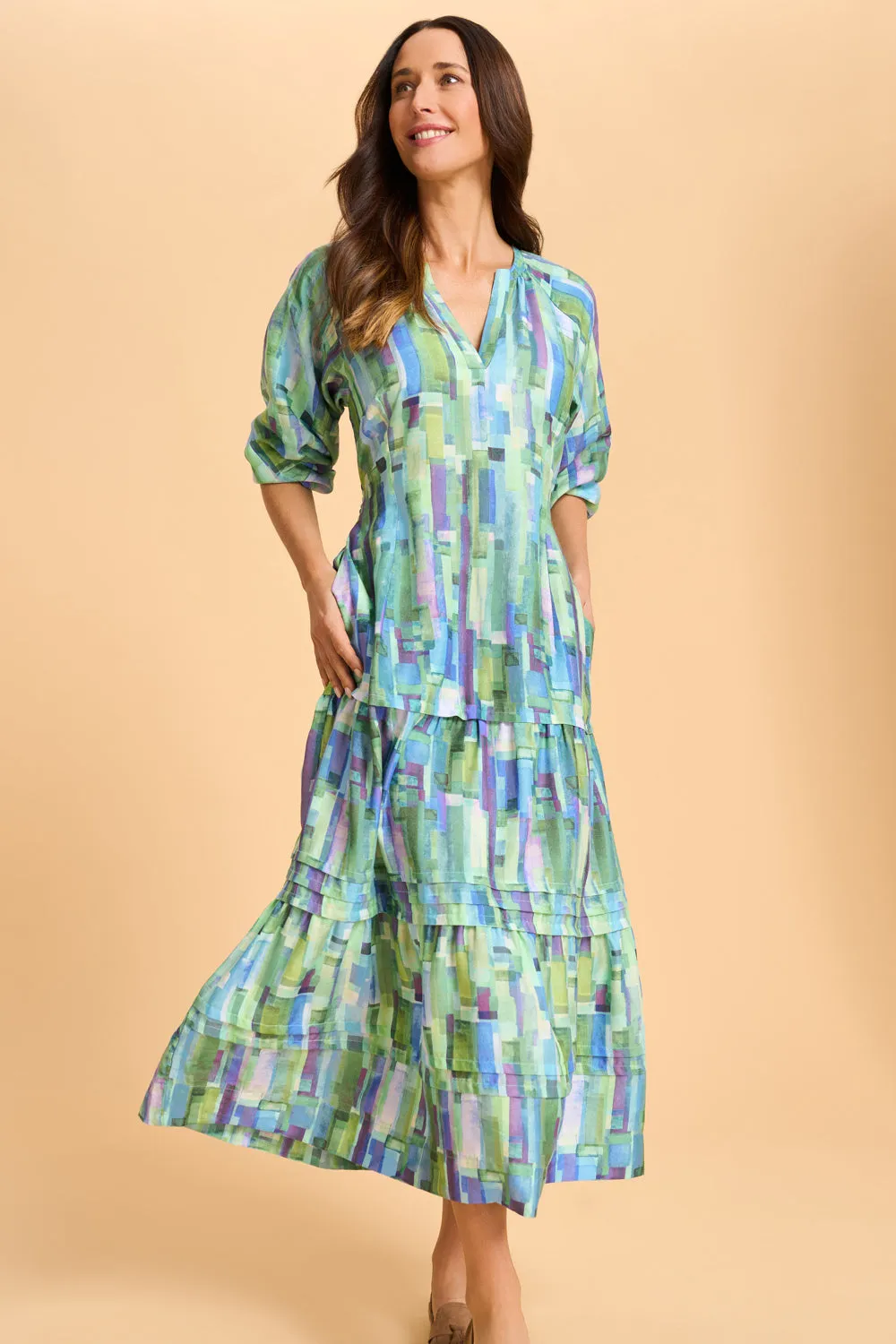Boho Chic Tiered Maxi Dress with Floral Print - Perfect for Summer & Beach Outfits